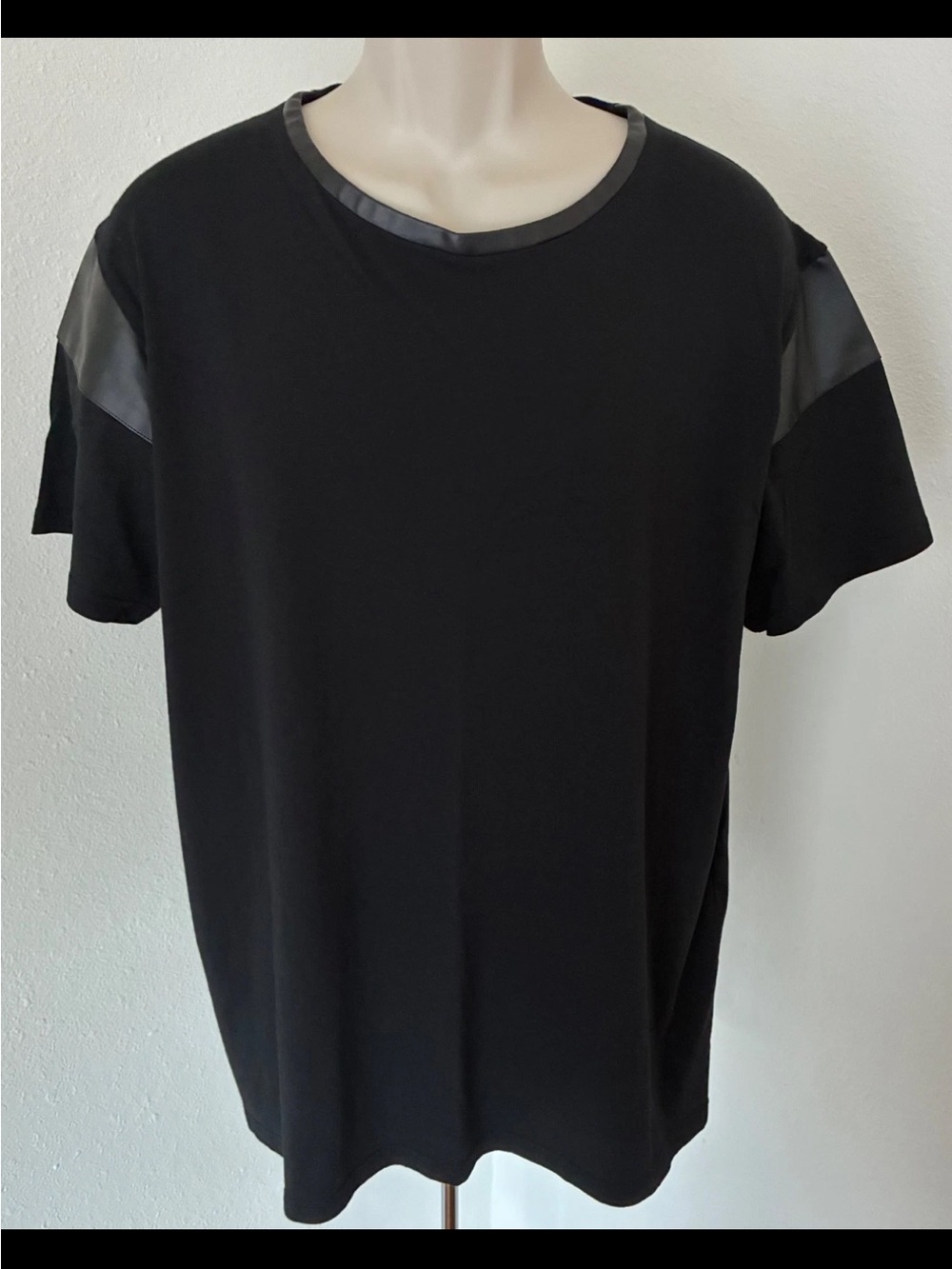 KARL LAGERFELD Mens Black Leather Trim Neck Sleeves T-Shirt Top Short Sleeve XXL